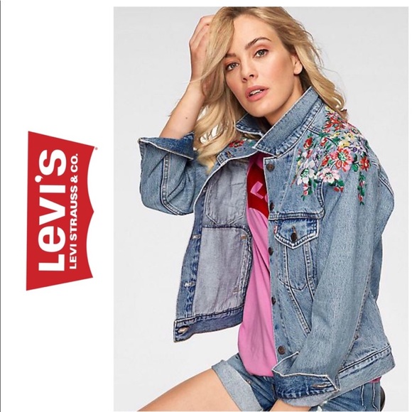 Levi's Premium Floral Embroidered Ex BF Denim Trucker Jean Jacket Light Wash S - Picture 4 of 11